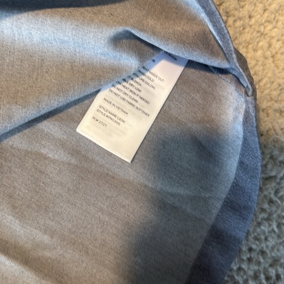 Figs Heather Gray V-Neck Scrub Top Leon three pocket scrub top Size  M - Picture 4 of 5